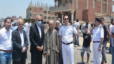 محافظ القليوبية يشهد إزالة ٤حالات متعارضة مع الطريق الحر.. صور