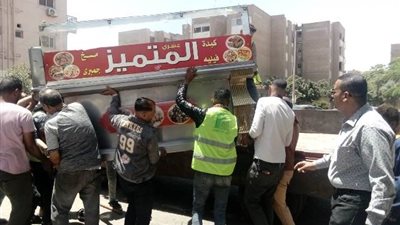 جهاز الشروق يشن حملة على الإشغالات يحرر (17) محضر مخالفة.. بالصور