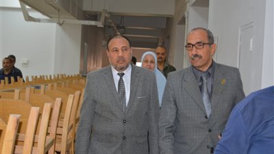 نائب جامعة الأزهر يتفقد معامل التعليم الإلكتروني بتربية أسيوط