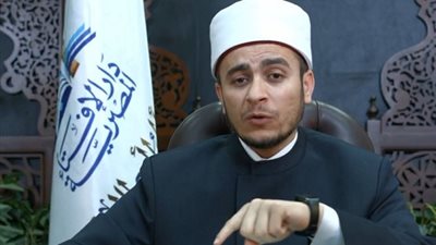 حج المعتدة بعد وفاة زوجها وخروجها للعمل احكام يبينها امناء الفتوى
