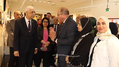 لوحات ومشغولات التربية النوعية تجذب الأنظار في الأسبوع الثقافى