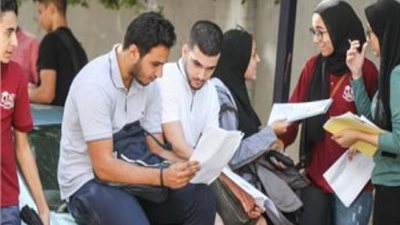 طلاب اولى ثانوي بالجيزة يؤدون اليوم امتحان الرياضيات