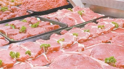 بعد المطالبات بوقف بيع اللحوم بالأسواق.. الجزارون يرحبون