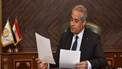 وزير القوى العاملة يباشر مهام عمله من مقر العاصمة الإدارية.. صور