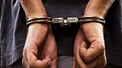 الكاميرا الخفية كشفت لص الحدائق .. سرق الفلوس من داخل سيارة بأسلوب المغافلة