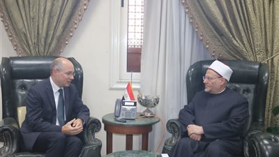 المفتي يستقبل سفير المجر لبحث تعزيز التعاون الإفتائي