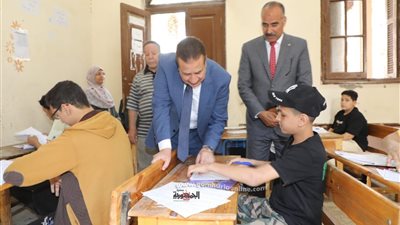 محافظ المنوفية يتفقد لجان إمتحانات الشهادة الإعدادية