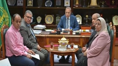 الهجان يناقش سبل دعم المستثمرين و إزالة المعوقات التي تواجههم