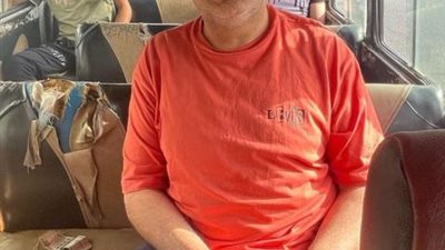 خالد سرحان يرد على دولارات محمد رمضان بصورة داخل ميكروباص