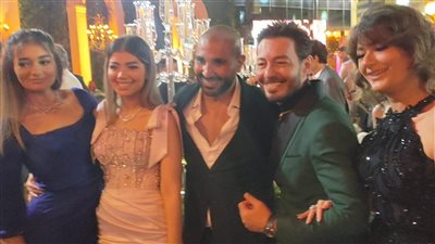 أحمد سعد وأحمد زاهر وأسرته ومحمد حماقي فى زفاف ابنة الكابو.. صور