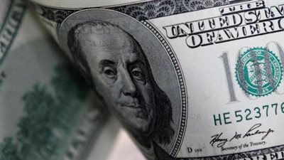 الدولار يتراجع مع تعثر مفاوضات سقف الدين وتصريحات عن سعر الفائدة
