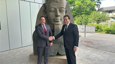 وزير الصحة يناقش مع نظيره الكوبي التعاون في تصنيع الأدوية