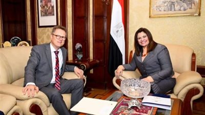 وزيرة الهجرة تبحث مع السفير الألماني تعزيز التعاون المشترك