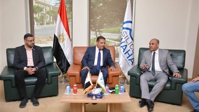 نائب رئيس جامعة أسيوط يزور المنطقة التكنولوجية بمدينة أسيوط