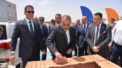 محافظ الإسماعيلية يضع حجر أساس توسعات المنطقة الحرة الإستثمارية