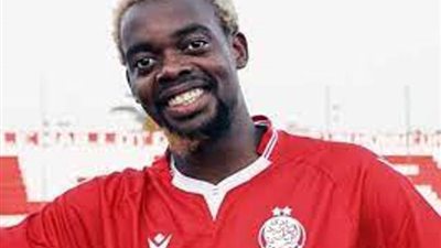 الاهلى ينفى التفاوض مع مهاجم الطائى السعودى