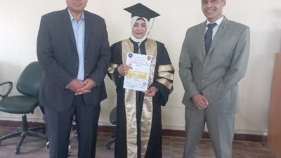 تسليم شهادات إتمام التدريب على مهارات اللغة الإنجليزية بالسويس