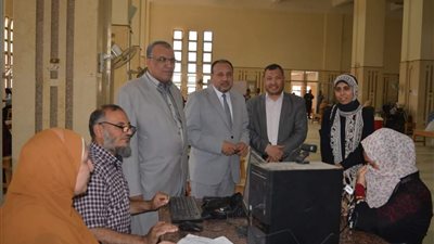 نائب رئيس جامعة الأزهر يطمئن على سير الامتحانات الشفهية بأسيوط