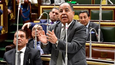 وزير المالية يؤكد: لا مساس بضريبة الأرباح على النشاط التجاري والصناعي