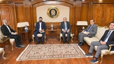 وزير الصناعة يبحث مع شركة تركية ضخ استثمارات جديدة في مجال الجلود