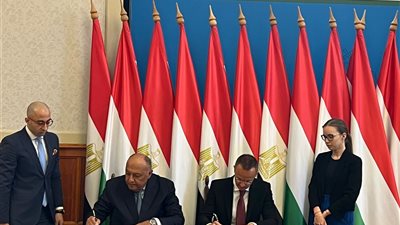 وزير الخارجية يجري مباحثات مع وزير خارجية المجر ببودابست