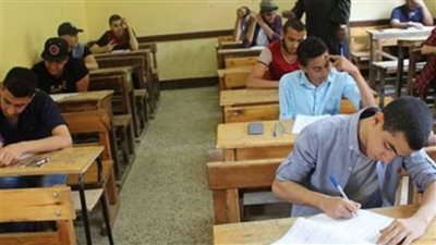 استكمال امتحانات الدبلومات الفنية لليوم الخامس