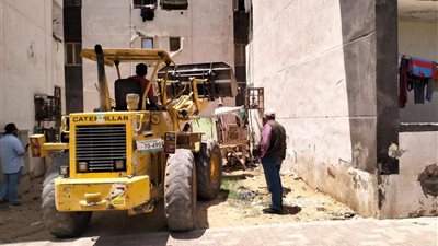 رئيس جهاز القاهرة الجديدة: تنفيذ 27 قرار غلق وتشميع لمحال مخالفة