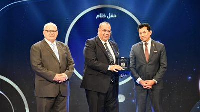 وزير الشباب يكرم طلاب جامعة الأقصر الفائزين في مهرجان 