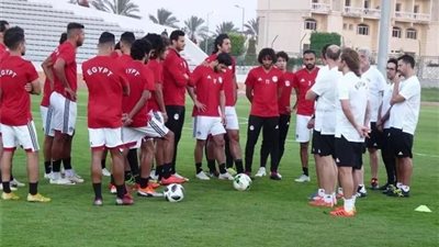 ايهاب لهيطة يكشف حقيقة خروج لاعبين من المعسكر لاستكمال الدوري