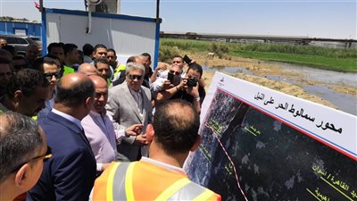 وزير النقل يتابع سير العمل فى محور سمالوط .. اليوم