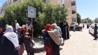 الابتسامه تعلوا وجوه اولياء الامور والطلاب في مادتي الاقتصاد والاحصاء بجنوب سيناء