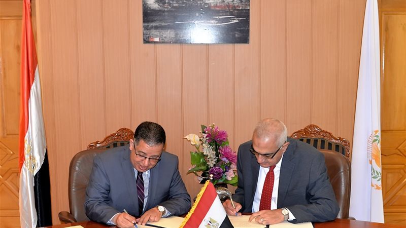 رئيس جامعتي المنصورة