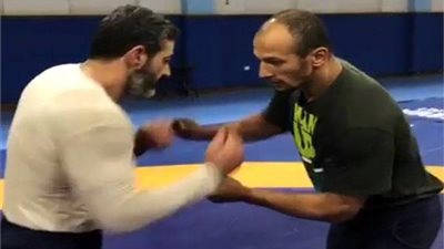 شهادة من بطل العالم في المصارعة في حق ياسر جلال .. فيديو