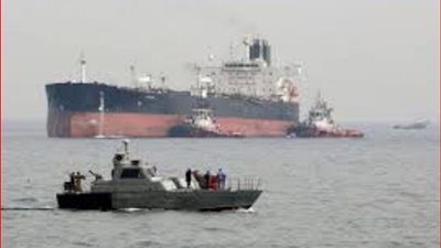 سلامة افراد طاقم ناقلتى خليج عمان