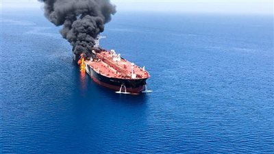 تفاصيل جديدة حول استهداف الناقلتين في خليج عمان