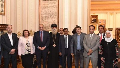 بالصور رئيس ائتلاف دعم مصر يستقبل انبا نقادة وقوص بالبرلمان