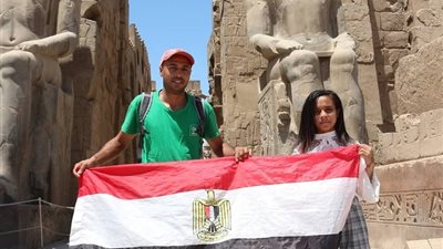 رحالة مغربى يزور الأقصر قبل متابعة منتخب بلاده فى بطولة الأمم الأفريقية بالقاهرة