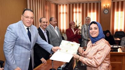 غراب يُكرم جميع المشاركين في إعداد الخطة الإستراتيجية وجائزة مصر للتميز الحكومي