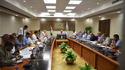 محافظ مطروح :التصدى بحزم لكافة التعديات على خطوط المياه
