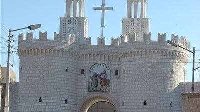 محافظ أسيوط يوجه بتوفير كافة سبل الدعم الممكنة لاحتفالات الدير المحرق