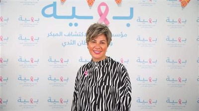 مفيدة شيحة فى زيارة لمستشفى بهية