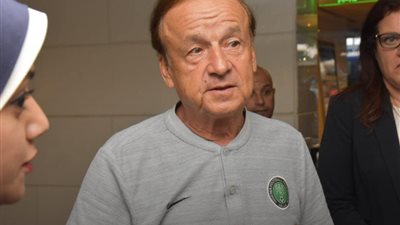 مدرب نبحيريا محظوظ للعب في الاسكندريه ومواجهه بروندي صعبه
