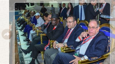 وزير الشباب ورئيس الماف يشيدا باستاد الاسكندريه