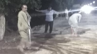 عاجل : بقعة زيت تسببت في حوادث مرورية علي طريق أسيوط – سوهاج