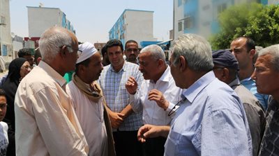 محافظ السويس يتفقد أعمال التطوير بمنطقة المثلث