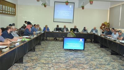 رئيس جامعة أسيوط يؤكد على ضرورة تعظيم الاستفادة من الإمكانيات الطبية للمستشفيات الجامعية