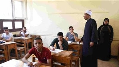طلاب القسم الأدبى بالثانوية الأزهرية يؤدون امتحان الأدب والمطالعة ‌..اليوم