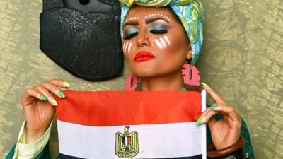 الموديل ميما عمر تتألق بلوك القارة السمراء .. بالصور