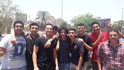 الجغرافيا مسحت دموع تاريخ الادبى.. والكيمياء فى مستوي المتوسط.. صور