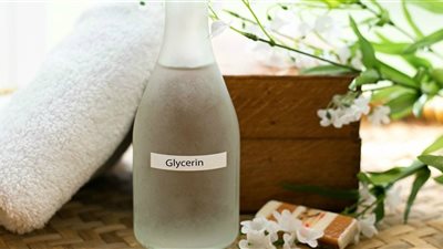 طرق إعداد ماسكات الجلسرين للحفاظ على بشرتك في الصيف